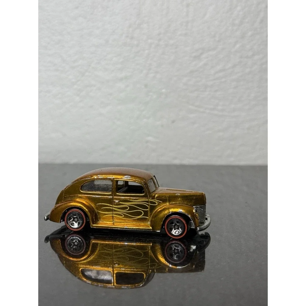 Hot Wheels Classics Fat Fendered '40 car Spectraflame redlines